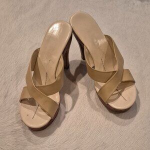 VIA UNO Heel Sandals